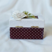 Load image into Gallery viewer, Summer Snow Handcrafted Ring Box