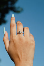 Load image into Gallery viewer, Moon Tear Ring