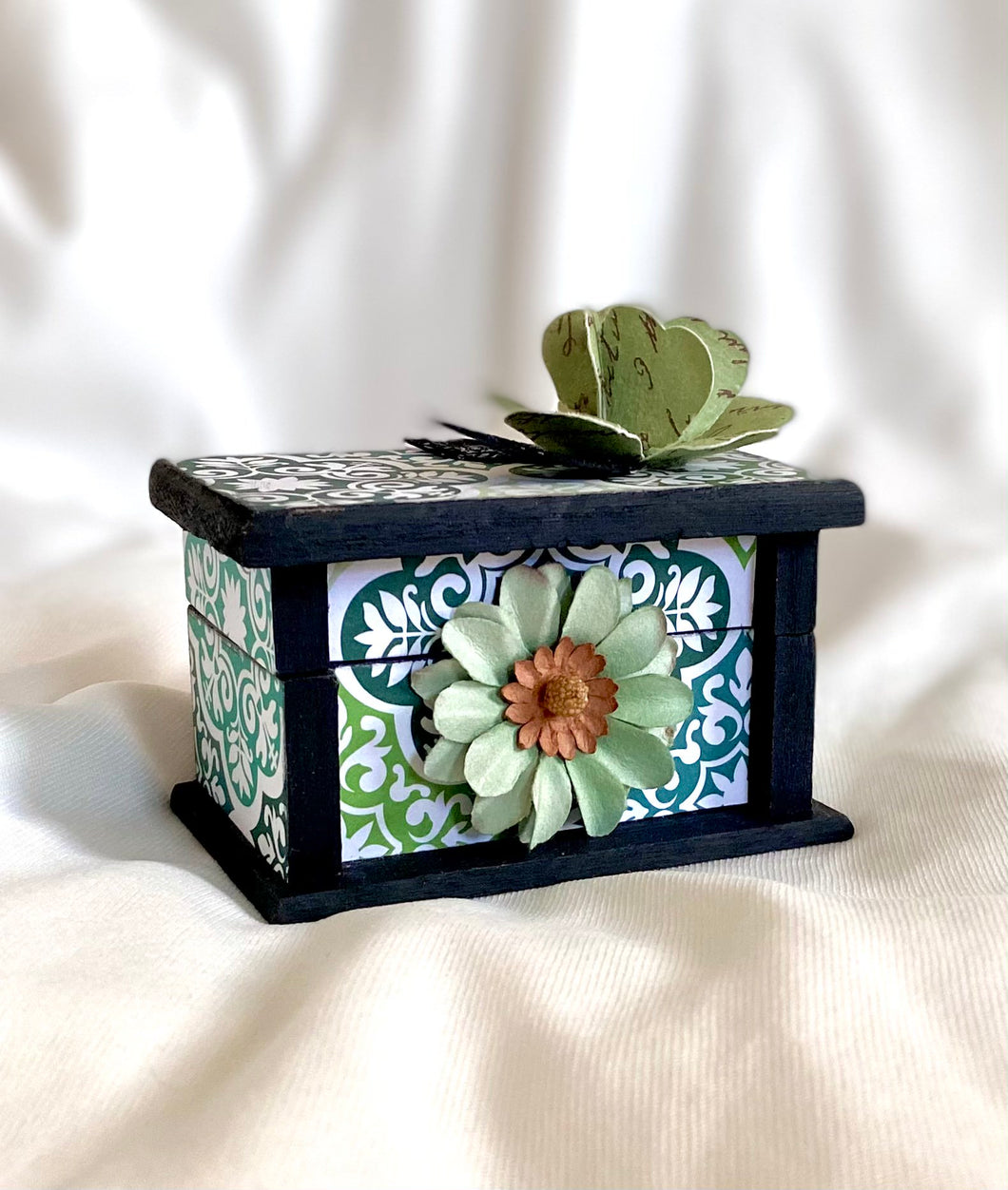 Ever Green Handcrafted Ring Box